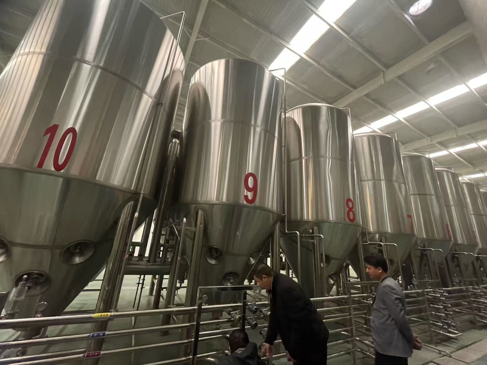 岭口镇精酿啤酒设备厂—平面布置、设备设计、制造、调试、培训等一条龙服务